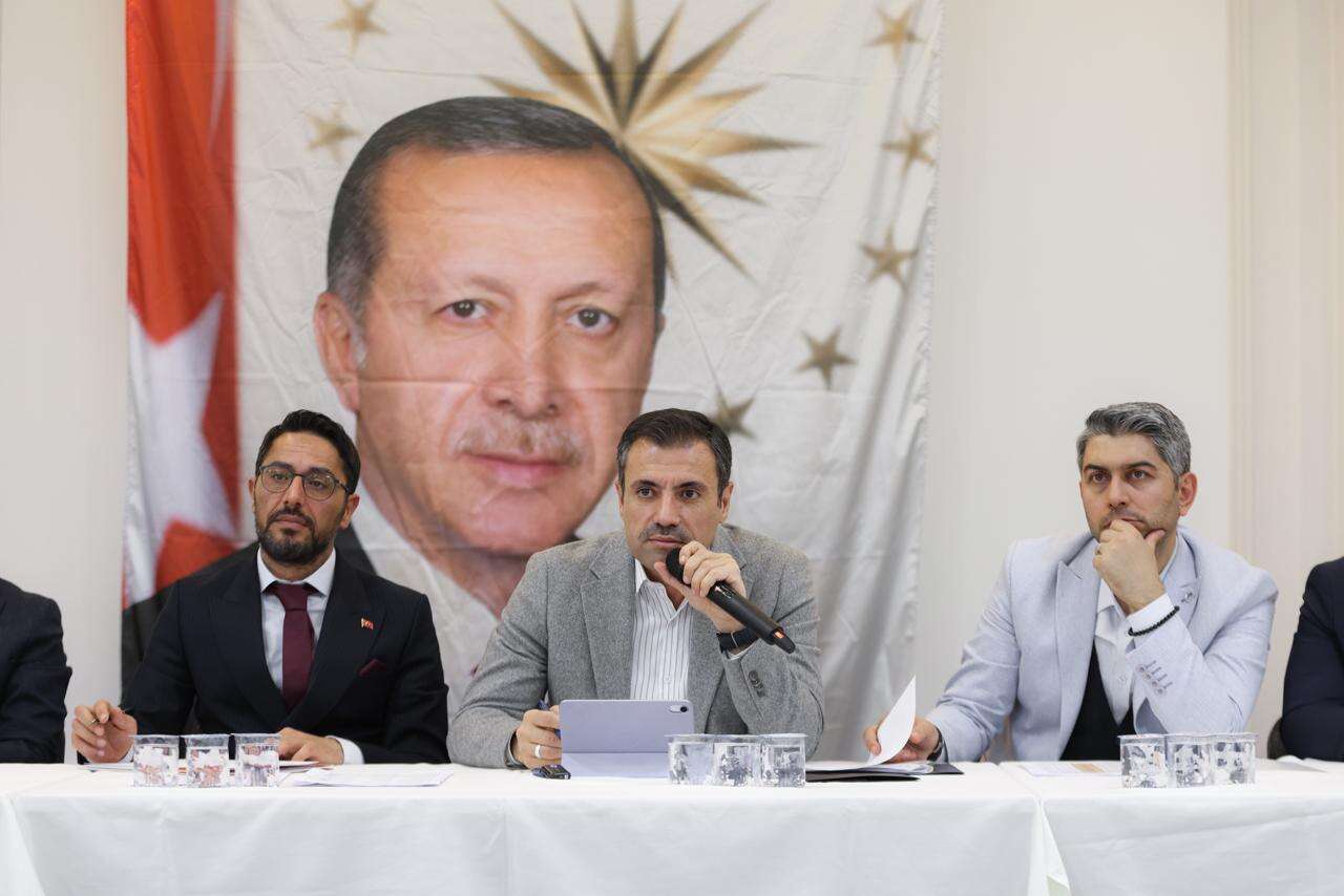 AK Parti Konya’dan Akşehir çıkarması! Gün boyu mahalle mahalle gezdiler 13